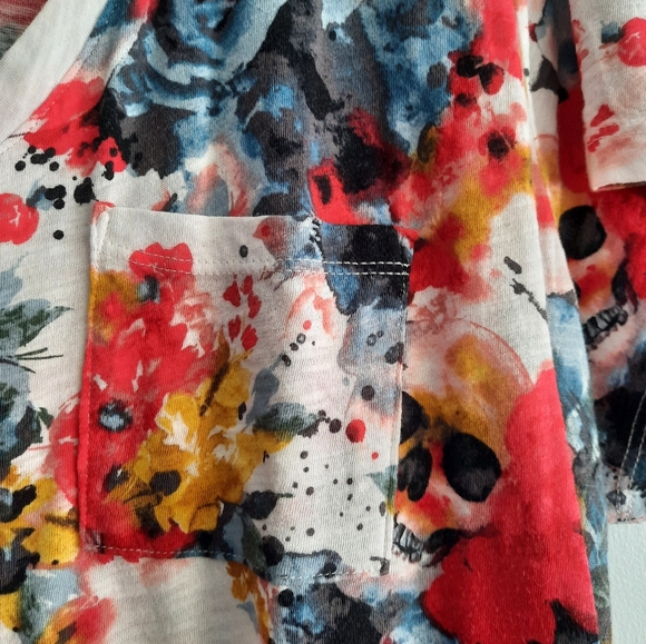 Torrid size 2 t-shirt - Picture 2 of 4